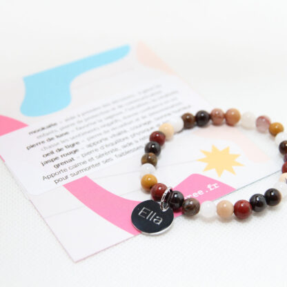 Chaque bracelet super maman est réalisé sur mesure pour elle