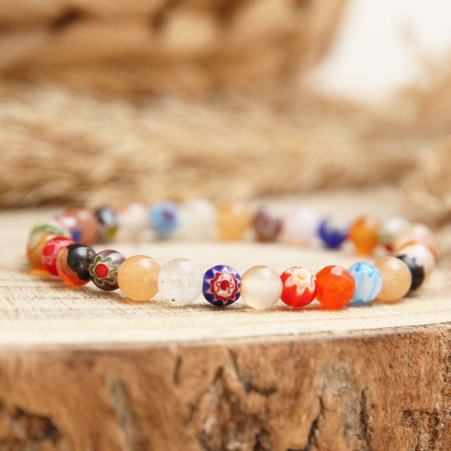 Bracelet énergie positive porté au poignet – bijou feel good femme par Ma Peste Adorée