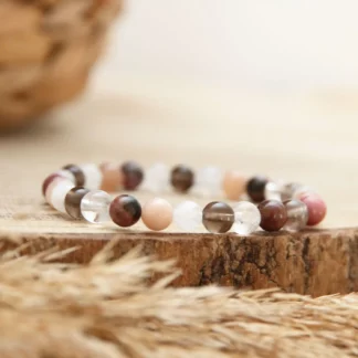 Bracelet en pierres naturelles pour les femmes qui souffrent de SPM ou syndrome prémenstruel ou préménopause. création Ma Peste Adorée