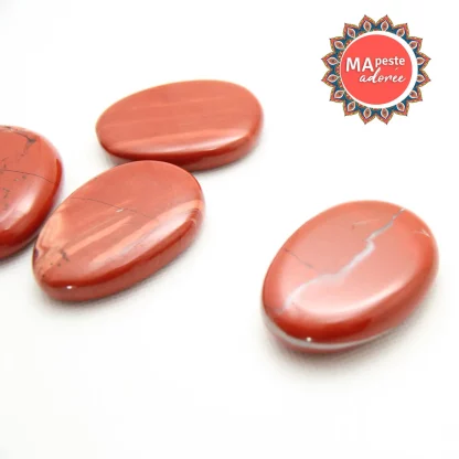 La pierre de jaspe rouge est une pierre de vitalité est de force, conseillée pour la libido ou encore pendant la grossesse