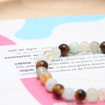 Chaque bracelet est composé de pierres pour protéger votre enfant