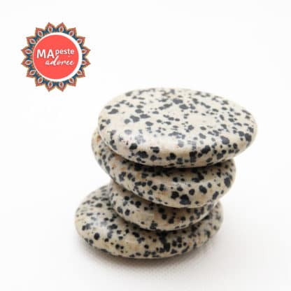 La pierre de jaspe dalmatien est une pierre qui aide à combattre les insomnies