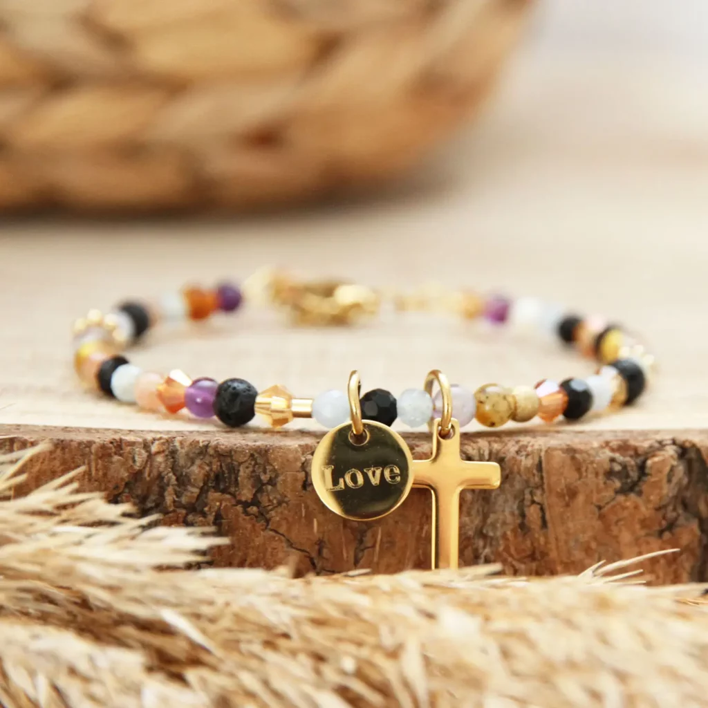 Ce bracelet en pierres naturelles est un bijou fin et discret, léger à porter et personnalisé