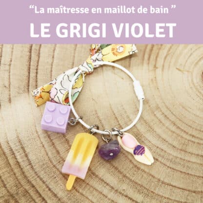 Grigri cadeau maîtresse avec pierre améthyste et breloques colorées – création Ma Peste Adorée