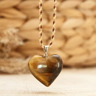 Collier pendentif en œil de tigre – pierre protectrice et énergisante.