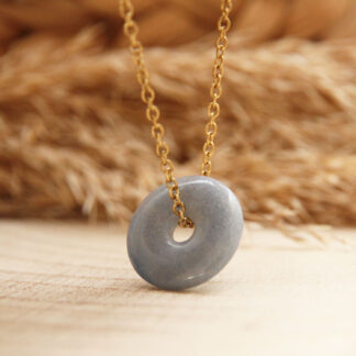 Collier quartz bleu donuts 20mm – contre la tristesse