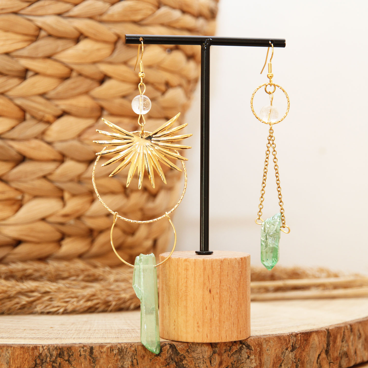 Boucles d'oreilles originales "Lizzie" xl et asymétriques avec quartz by Ma Peste Adorée