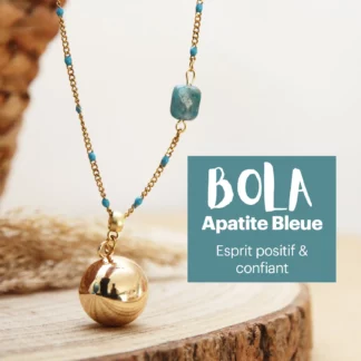 Un bola lumineux pour accompagner chaque émotion 💙 Apatite rectangulaire à facettes, pendentif 20 mm et chaîne dorée résistante. Une création artisanale, accessible et réalisée avec soin en France.