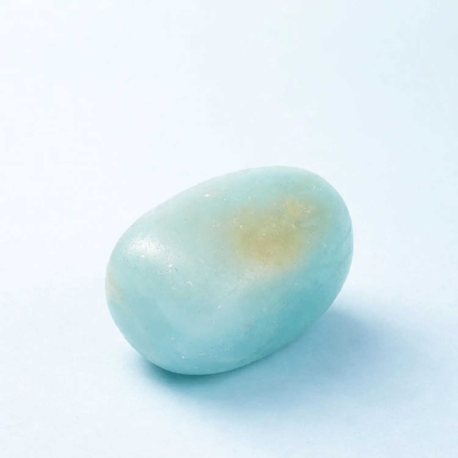 La pierre roulée d'amazonite vous apporte apaisement et sérénité