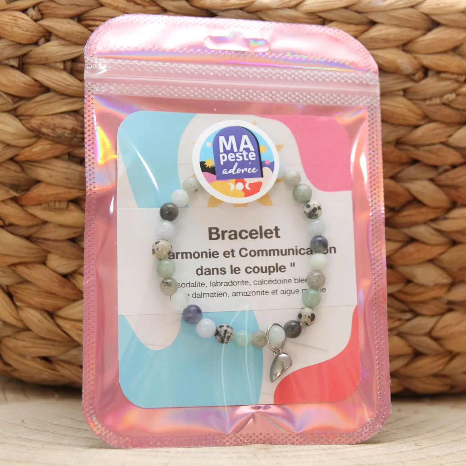 Détail du bracelet en sodalite, aigue-marine et amazonite – bijou femme communication apaisée