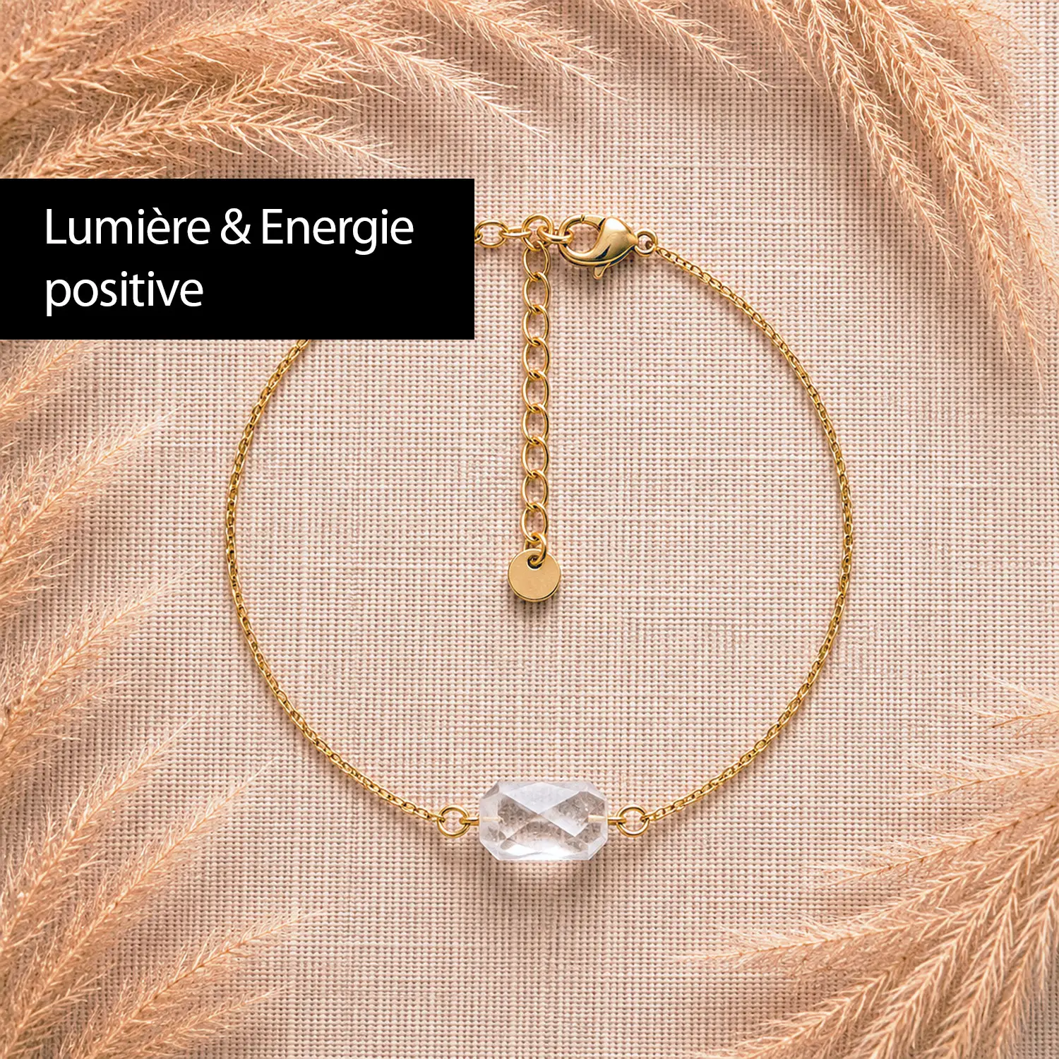 Une chaîne de cheville lithothérapie en cristal de roche, inspirée par la pureté, l’harmonie et la lumière.