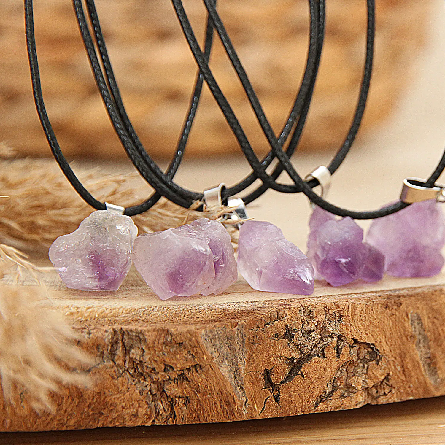 Collier en cuir avec améthyste brute