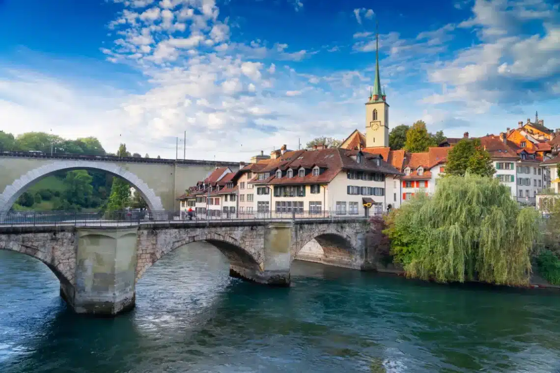 Bijoux lithothérapie en Suisse - Mes créations sur mesure Ma Peste Adorée livrées chez vous