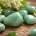 L'aventurine verte en lithothérapie : une pierre de chance et d’équilibre émotionnel
