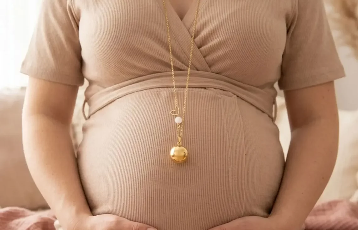 Bola de grossesse pour la fête des mères : le cadeau parfait avec une pierre de lune